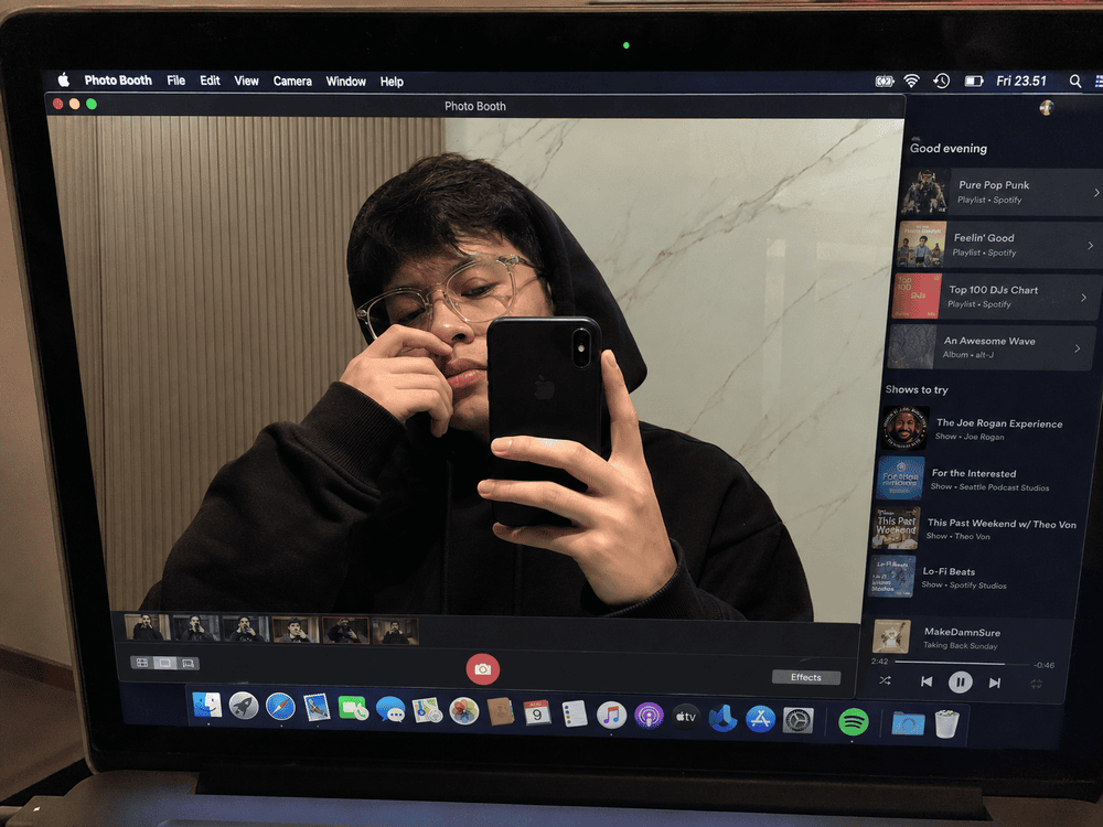 Prompt Selfie HP Layar Laptop AI